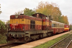 735b