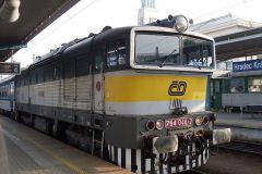 754d
