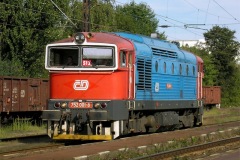 752